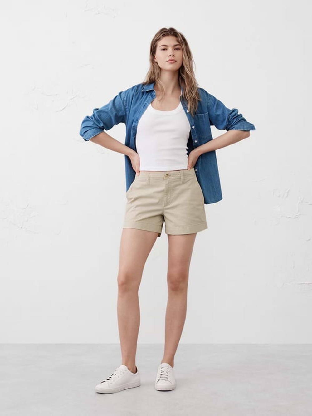 Banana Republic AUTHENTIC
CHINO SHORT size 4‎ NWT